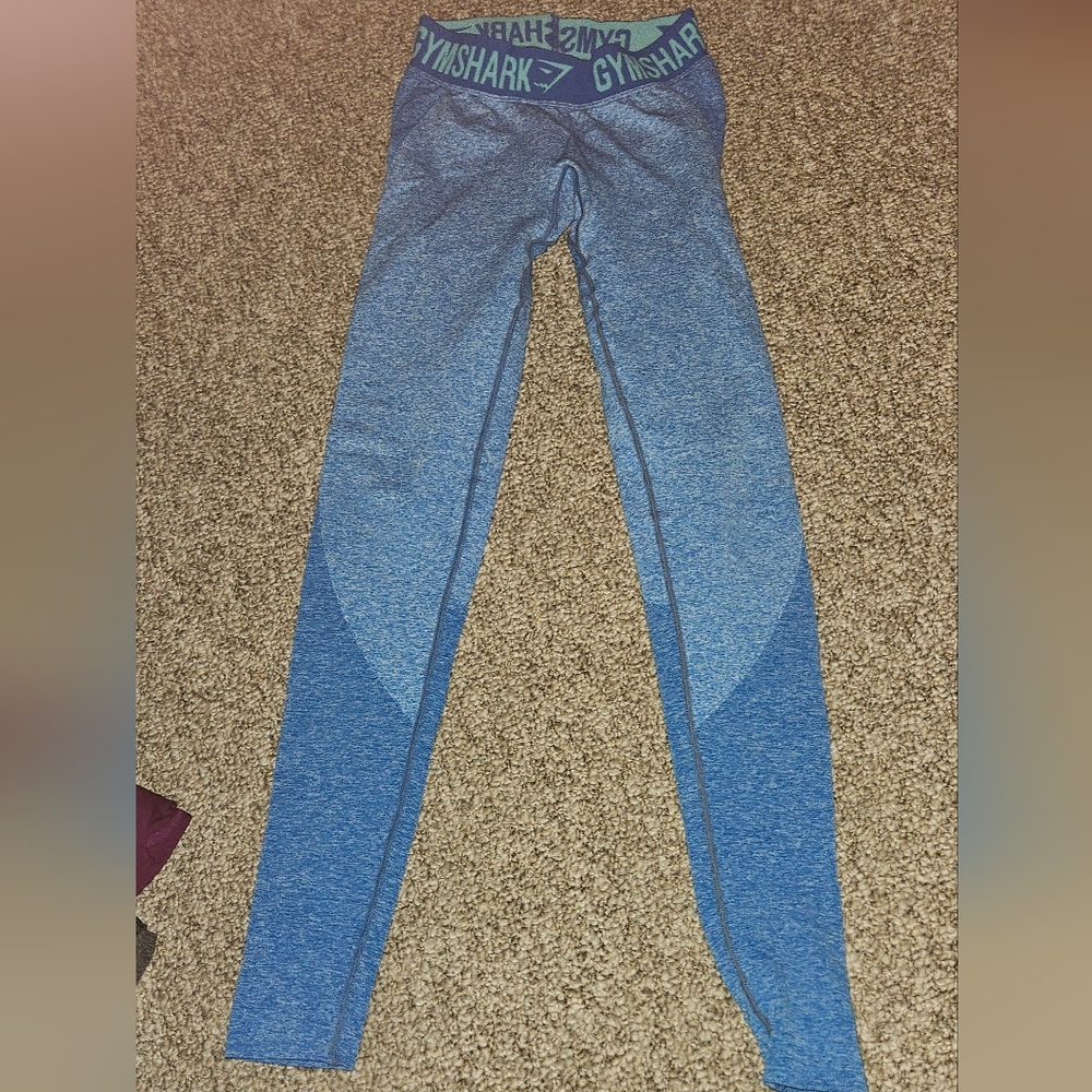 2 pairs Gymshark leggings XS